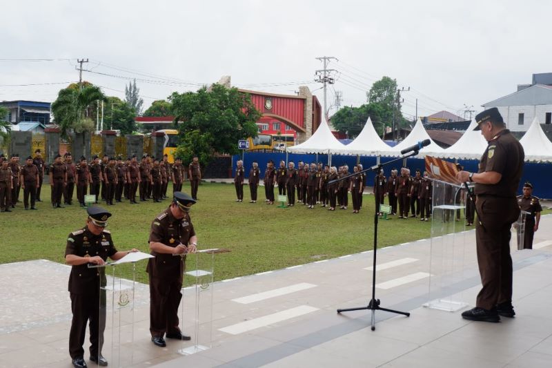 Kajati Kaltim Lantik Joko Sutikno sebagai Asisten Pidana Militer Kejaksaan Tinggi Kaltim