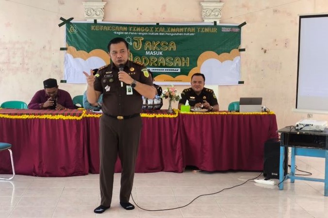 Program Jaksa Masuk Sekolah (JMS) Berikan Pemahaman Hukum di Madrasah Aliyah MIC Samarinda