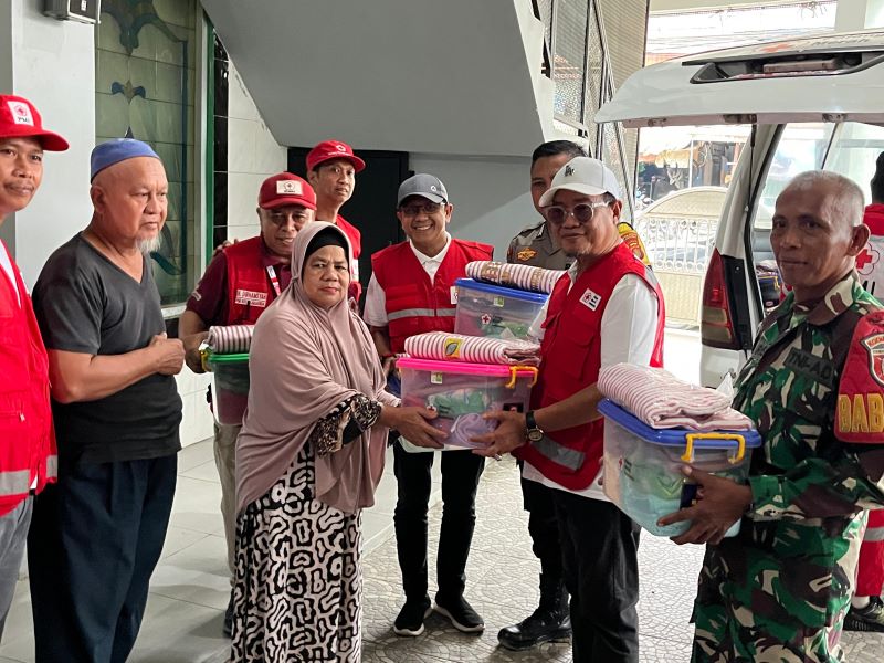 PMI Kaltim Salurkan Bantuan Pascabanjir ke Warga Samarinda