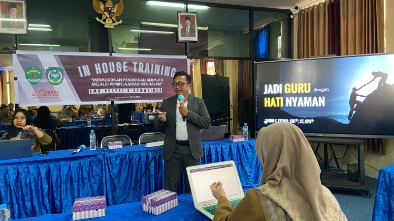 Bangkitkan Semangat, SMA 2 Samarinda Gelar In House Training untuk Guru