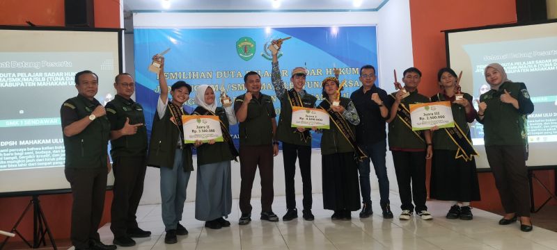 SMA Negeri 1 Long Apari Juara Pemilihan Duta Pelajar Sadar Hukum Kabupaten Mahakam Ulu 2025