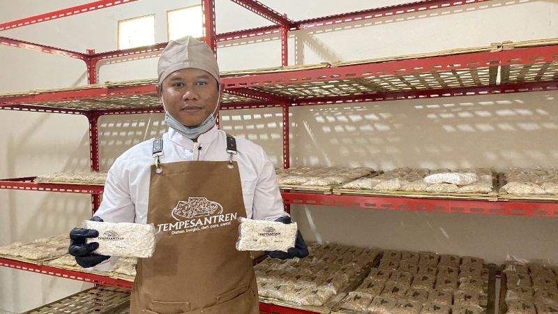 Berdayakan Ponpes di Indramayu, PDC Meresmikan Rumah Produksi Pengolahan Tempe